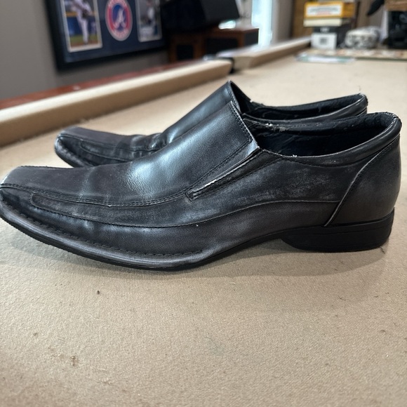 Rock & Republic Black Leather Slip-On Loafers - Picture 2 of 7